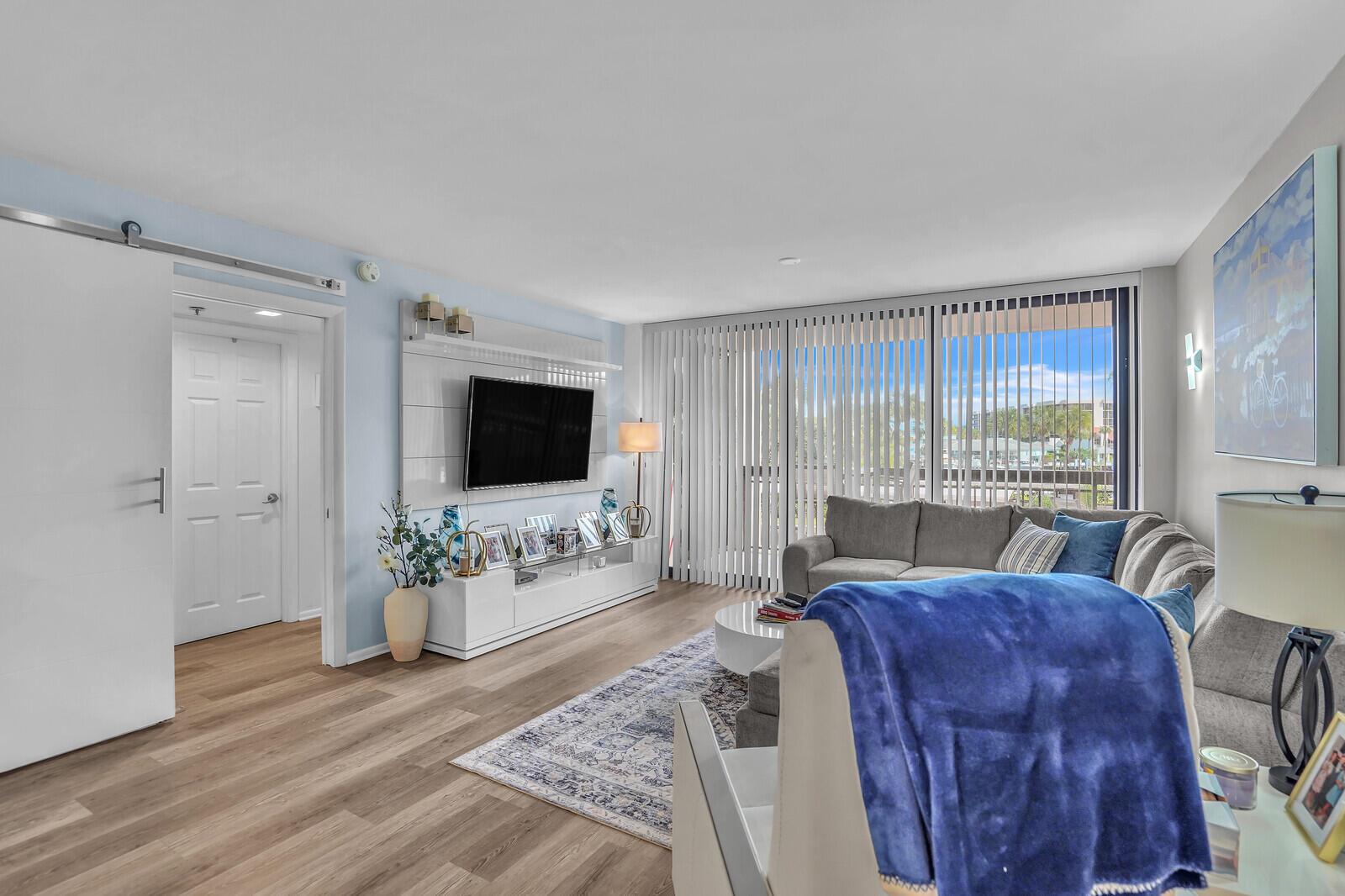YACHT & RACQUET CLUB OF B - Residential