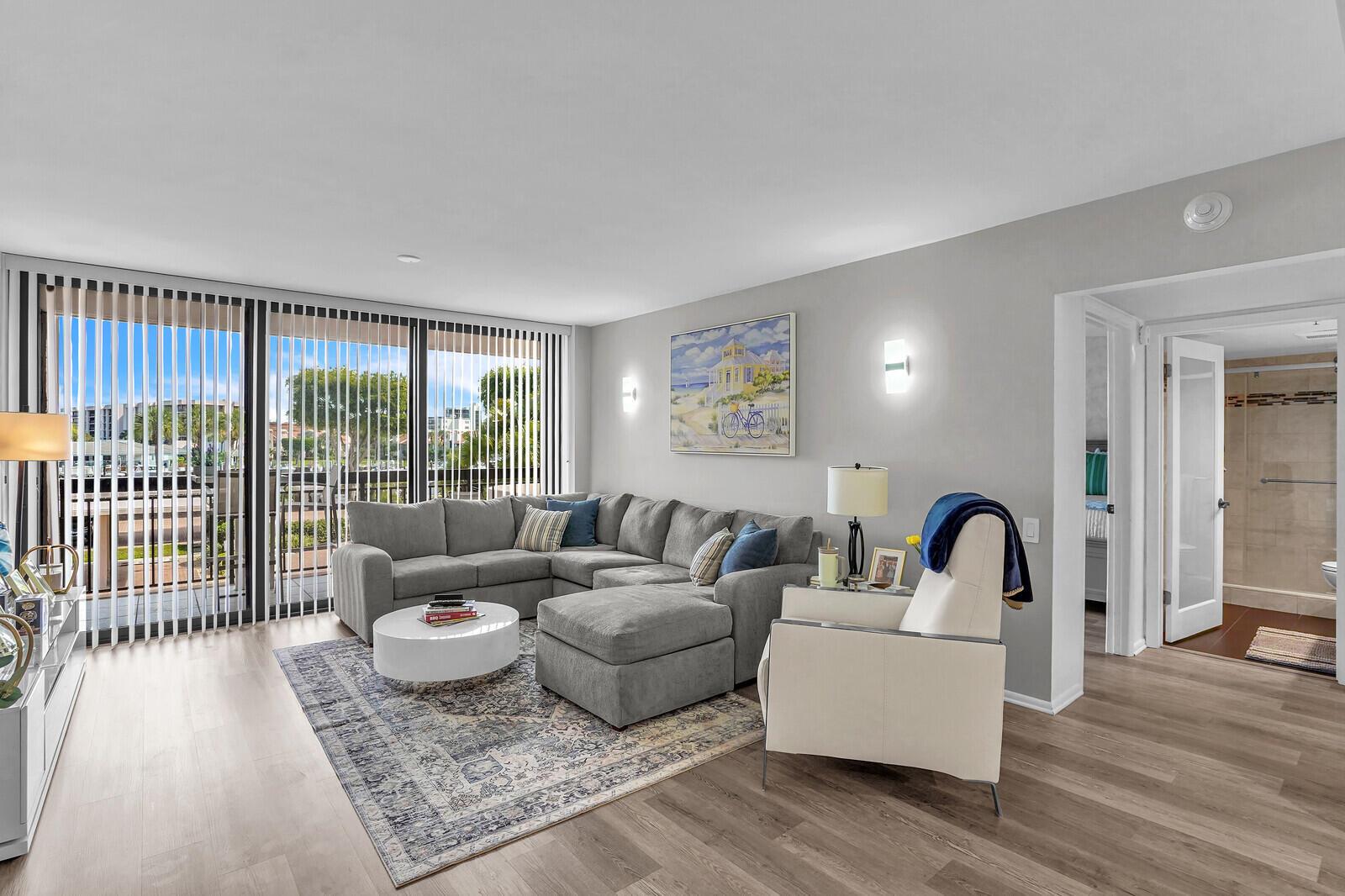 YACHT & RACQUET CLUB OF B - Residential