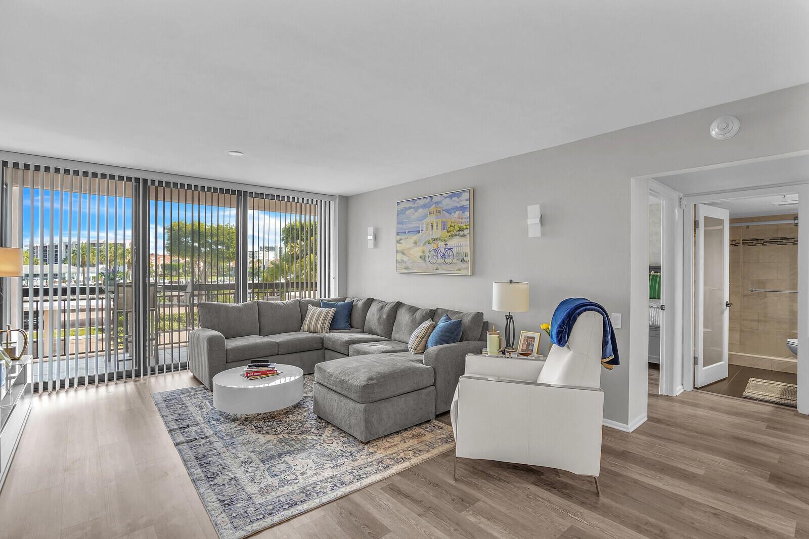 YACHT & RACQUET CLUB OF B - Residential