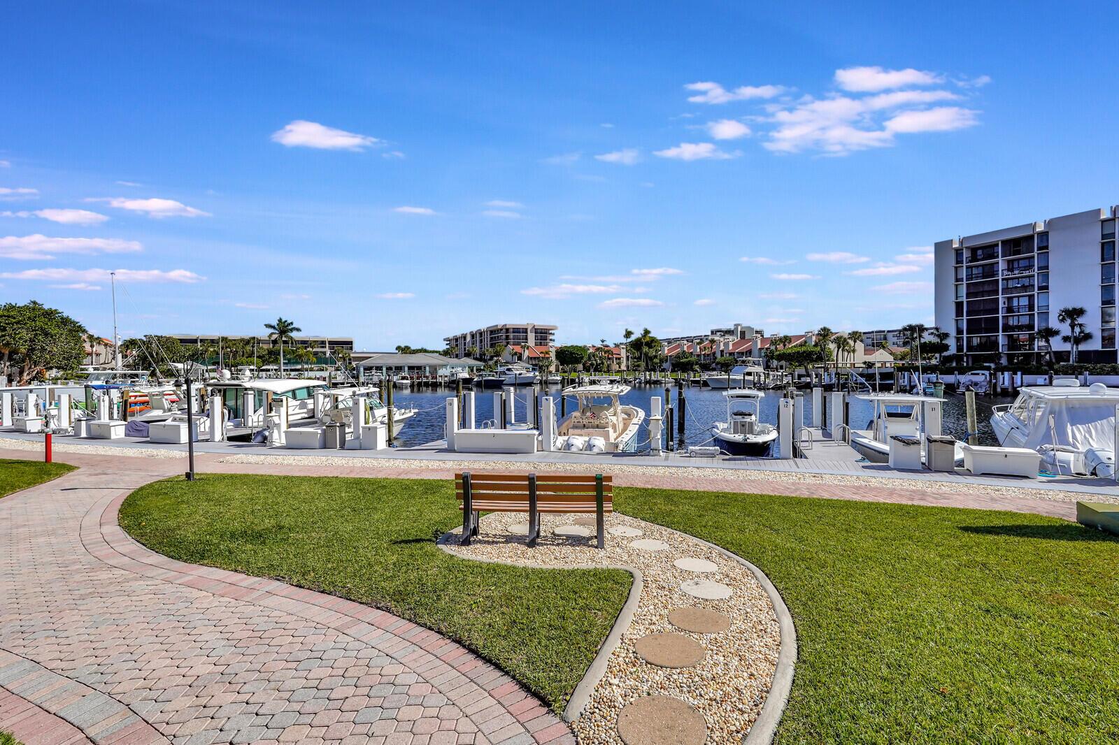 YACHT & RACQUET CLUB OF B - Residential