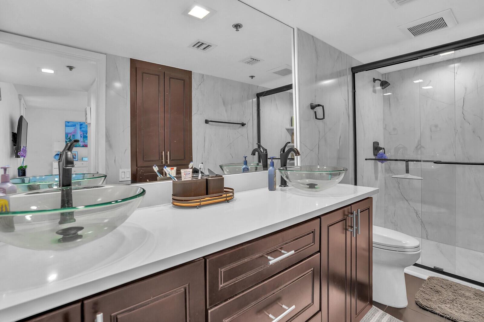 YACHT & RACQUET CLUB OF B - Residential