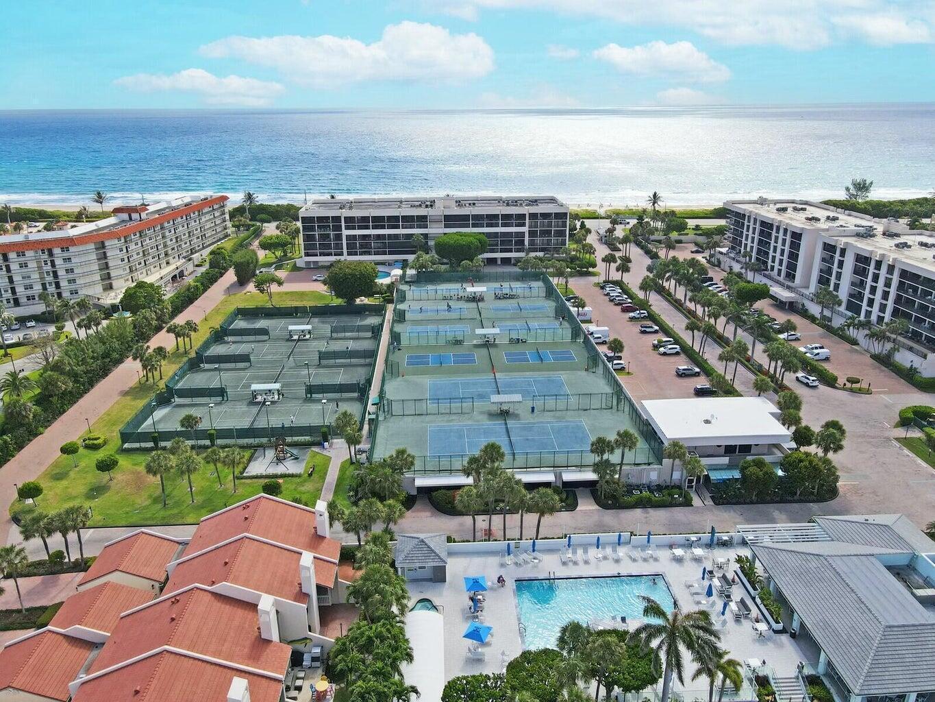 YACHT & RACQUET CLUB OF B - Residential