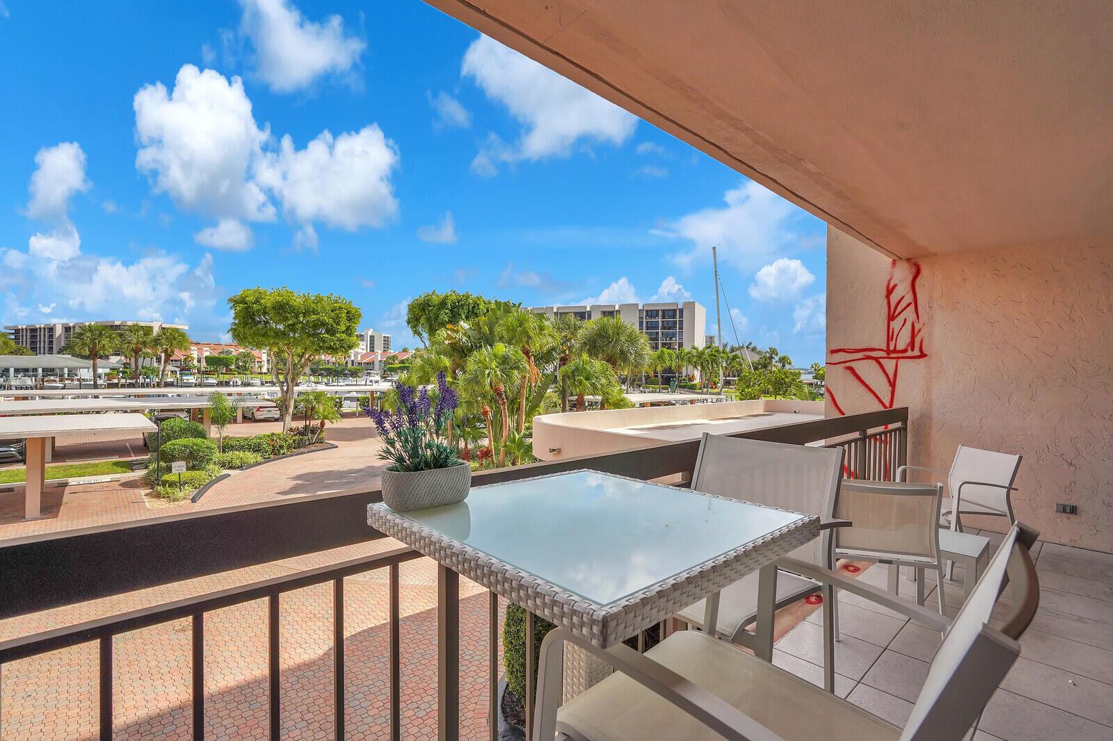 YACHT & RACQUET CLUB OF B - Residential