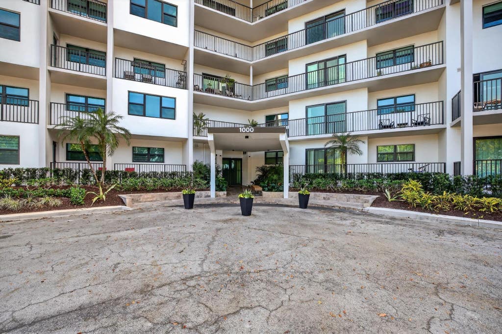 Photo of 1000 River Reach Drive, Fort Lauderdale, FL 33315 (MLS # B26036408)