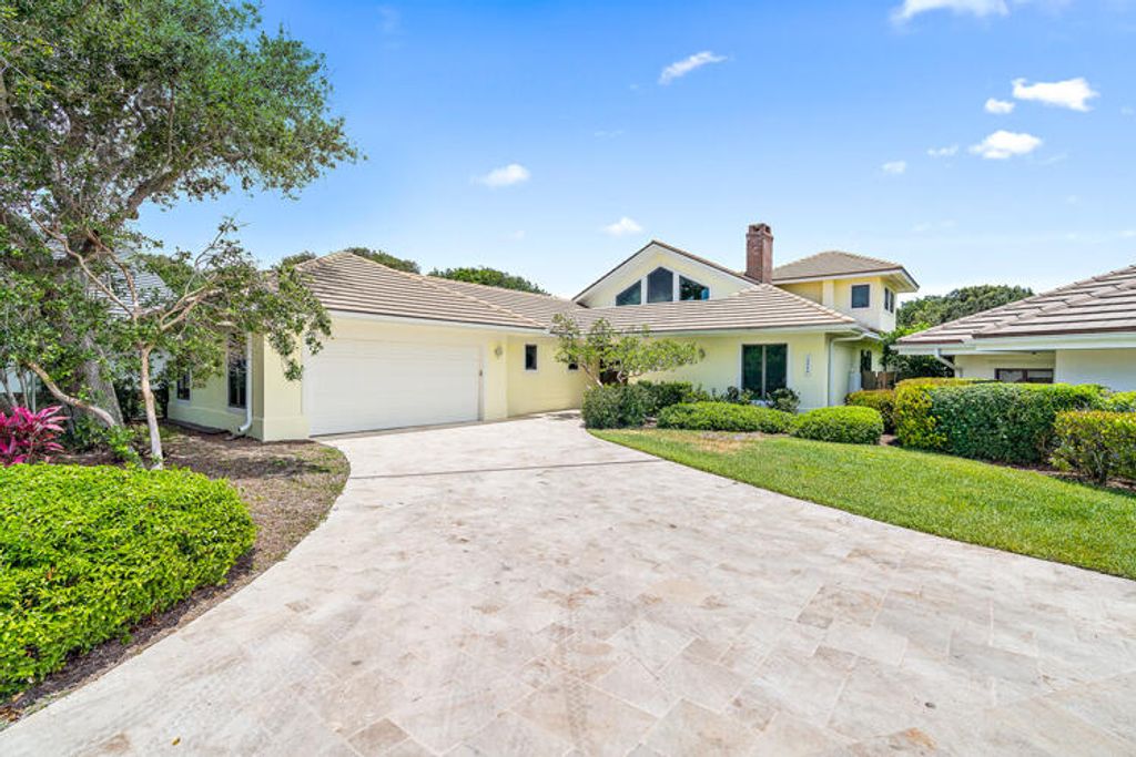 Photo of 18524 SE Prestwick Lane, Tequesta, FL 33469 (MLS # R10782703)