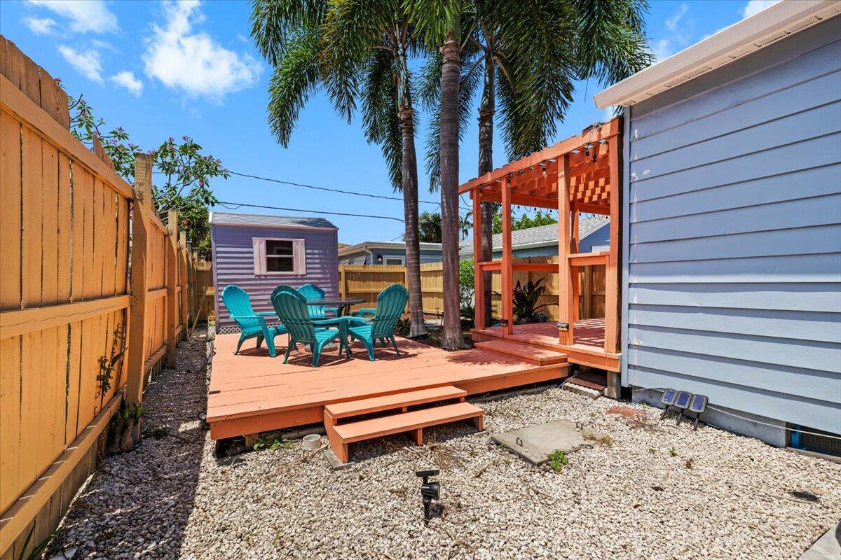 LAKE WORTH TOWN OF - Residential Income
