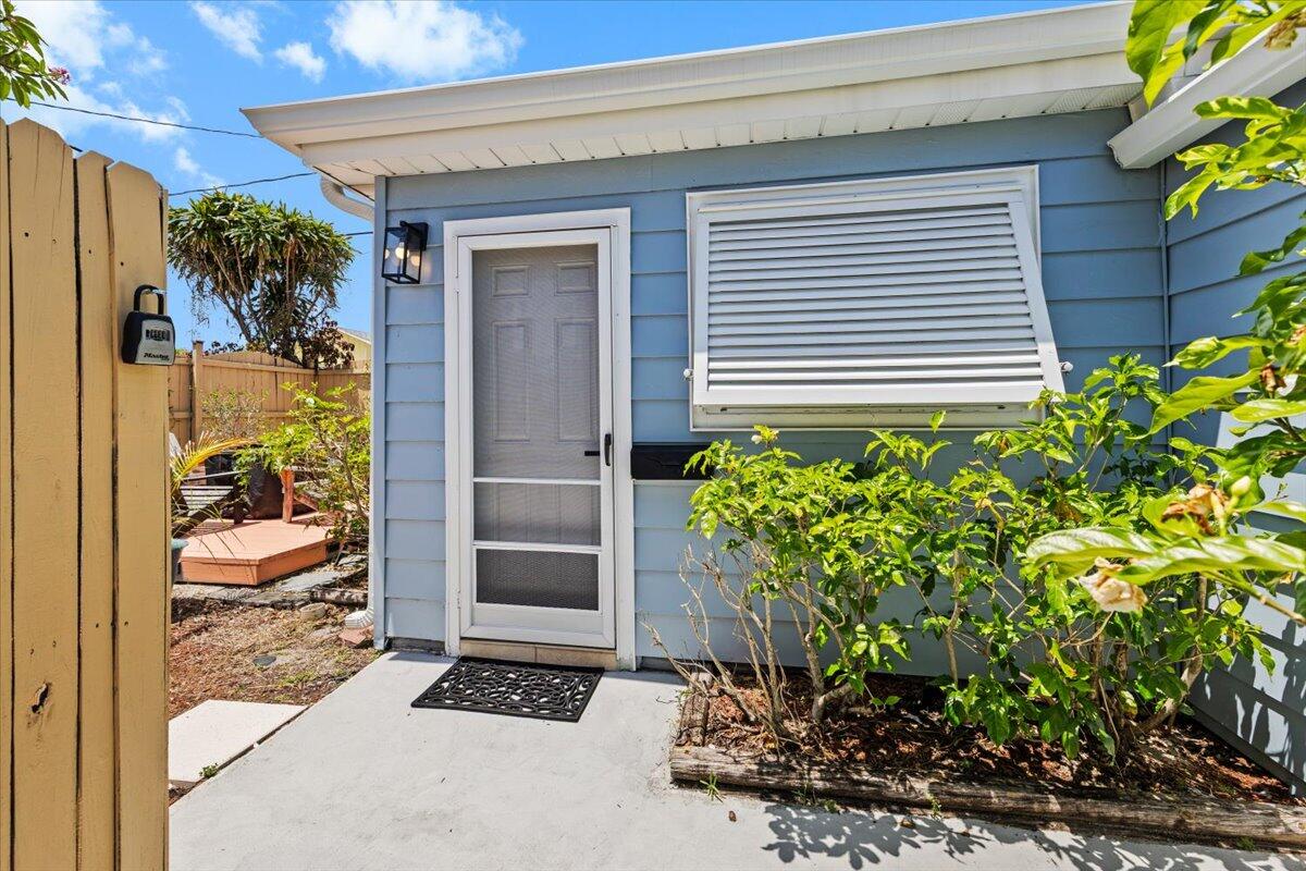 LAKE WORTH TOWN OF - Residential Income