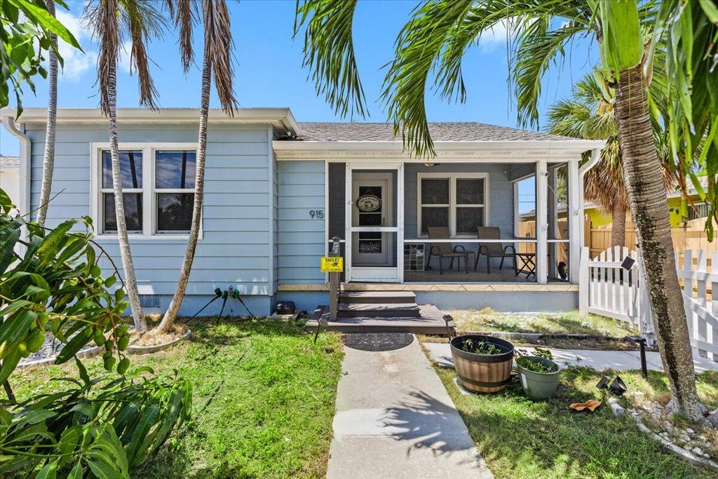 Photo of 915 N K Street, Lake Worth Beach, FL 33460 (MLS # B26023974)