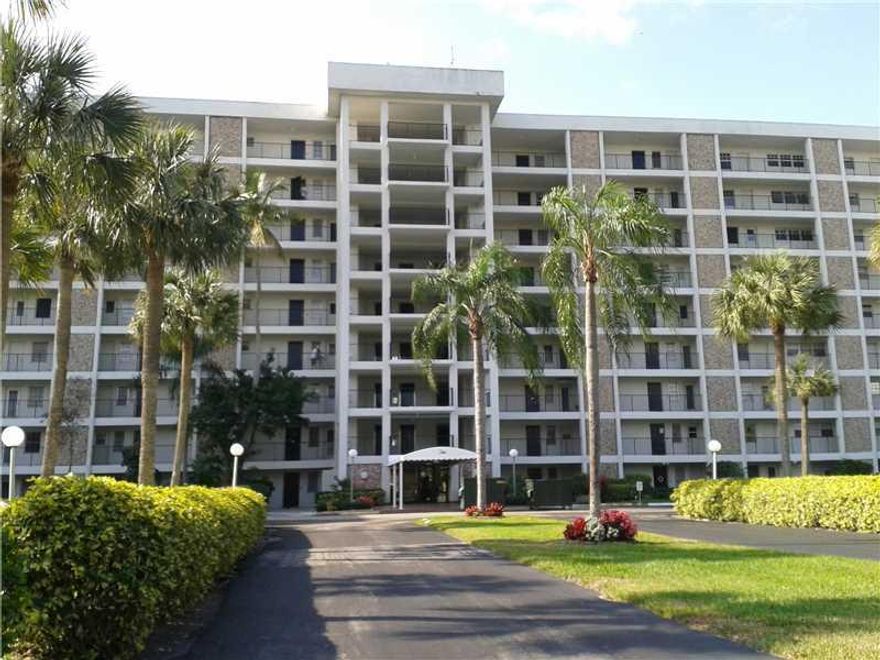 MUST SEE!!! BEAUTIFUL & SPACIOUS COMPLETELY REMODELED AND UPDATED CONDO!! All ages in excellent community. Completely Furnished with big balcony overlooking golf course. Great location (close to Powerline and Atlantic Av.). Close to Shoppings, restaurants , major bus routes, highways, and Schools. Vacant and easy to show.