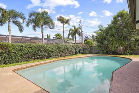 Tiny photo for 80 W RUBBER TREE Drive, Lake Worth, FL 33467 (MLS # B26087901)