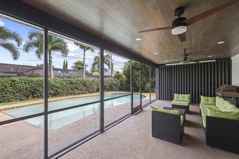 Tiny photo for 80 W RUBBER TREE Drive, Lake Worth, FL 33467 (MLS # B26087901)