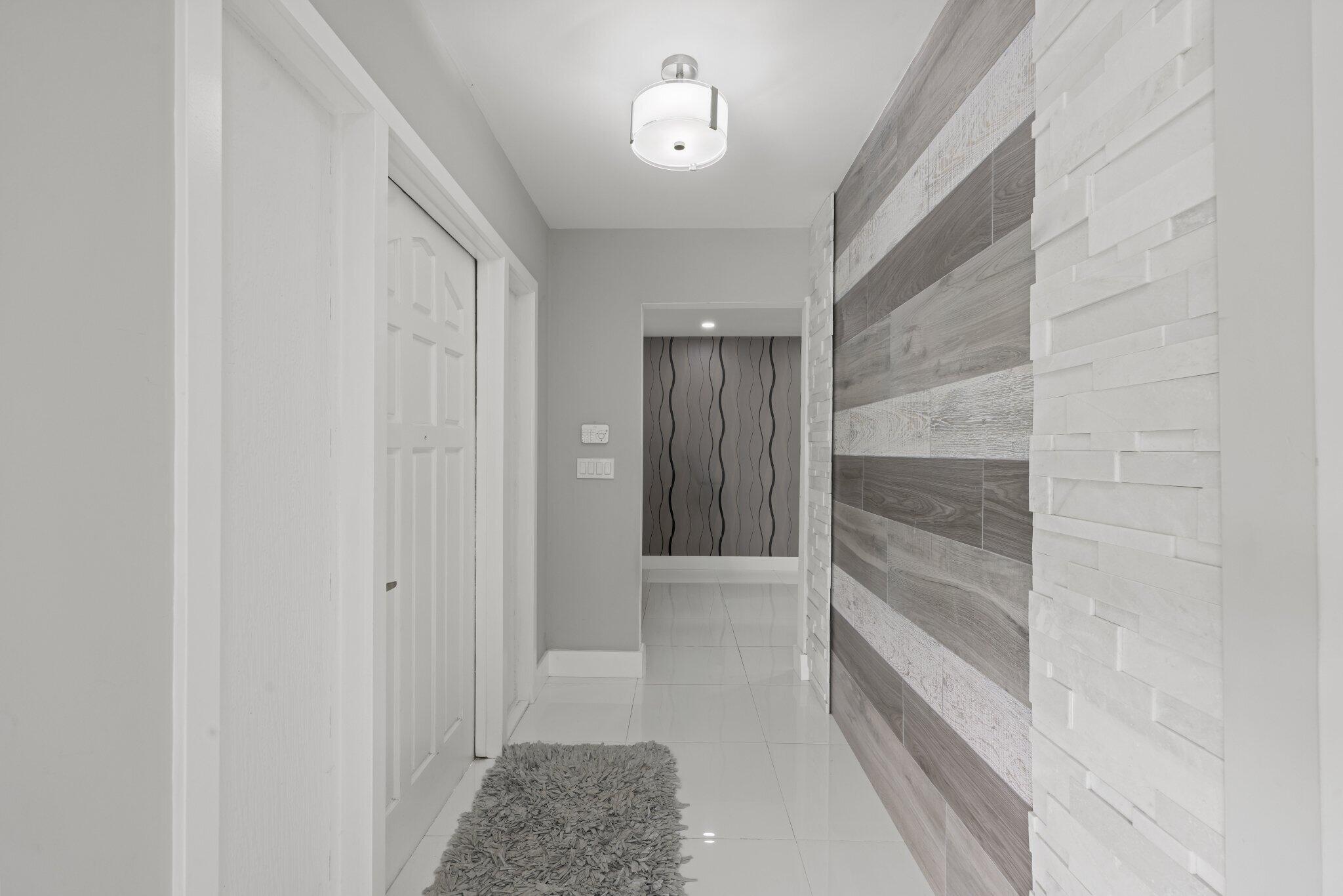 Properties 80 W RUBBER TREE Drive