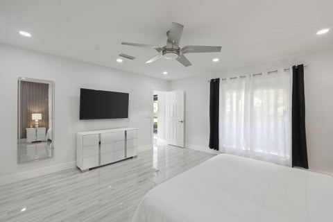 Tiny photo for 80 W RUBBER TREE Drive, Lake Worth, FL 33467 (MLS # B26087901)