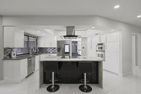 Tiny photo for 80 W RUBBER TREE Drive, Lake Worth, FL 33467 (MLS # B26087901)