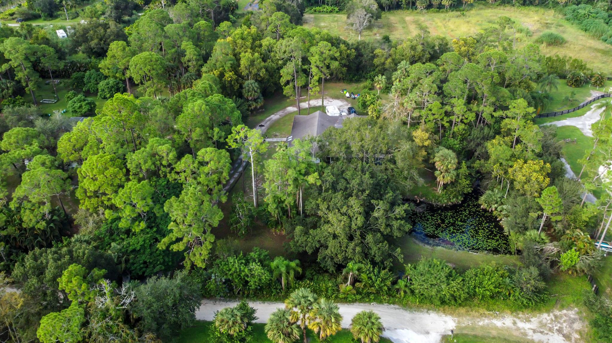 LOXAHATCHEE GROVES - Residential