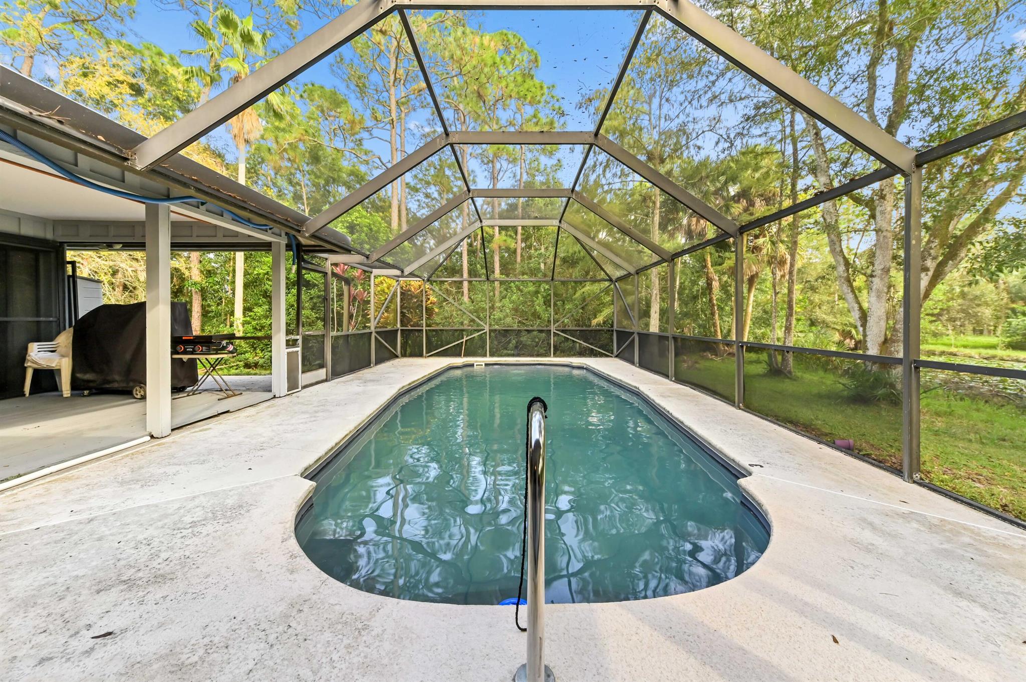 LOXAHATCHEE GROVES - Residential