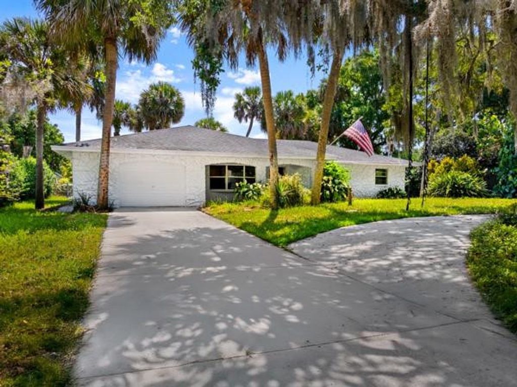 Photo of 6506 Flora Way, Fort Pierce, FL 34951 (MLS # F10506321)