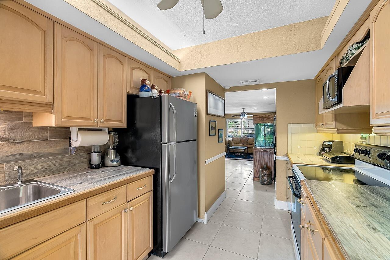 WELLEBY TOWNHOME 1 CONDO - Residential