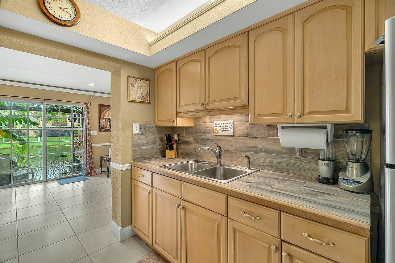 WELLEBY TOWNHOME 1 CONDO - Residential