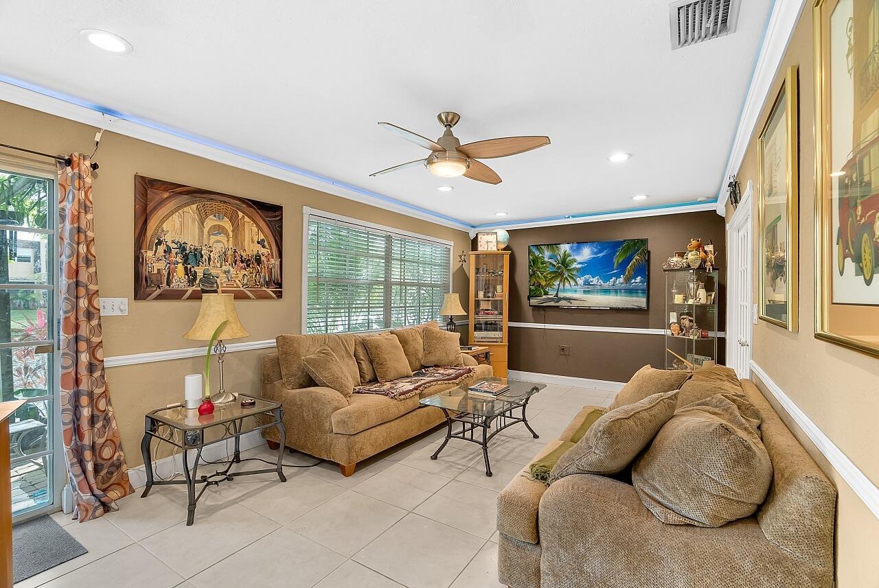 WELLEBY TOWNHOME 1 CONDO - Residential