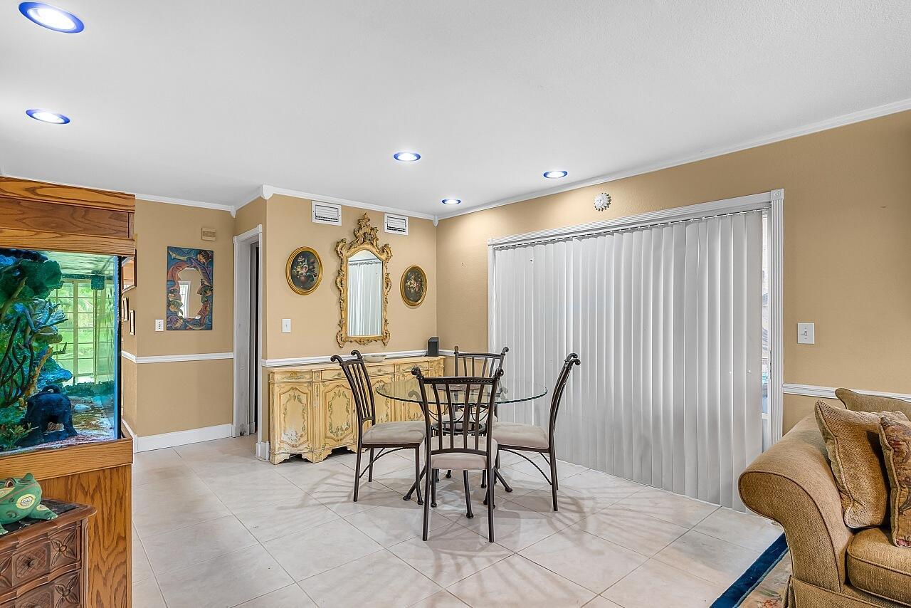 WELLEBY TOWNHOME 1 CONDO - Residential
