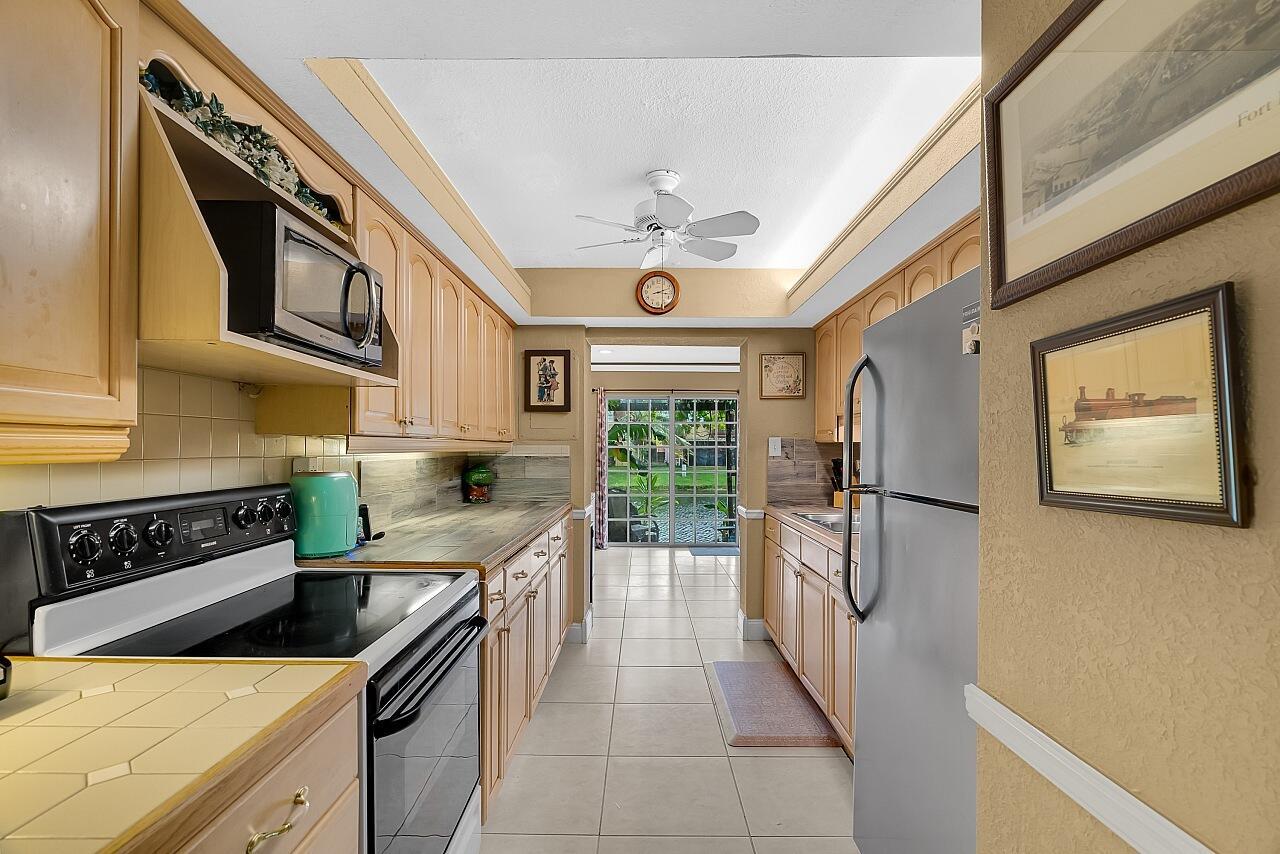 WELLEBY TOWNHOME 1 CONDO - Residential
