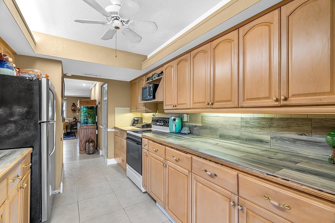 WELLEBY TOWNHOME 1 CONDO - Residential