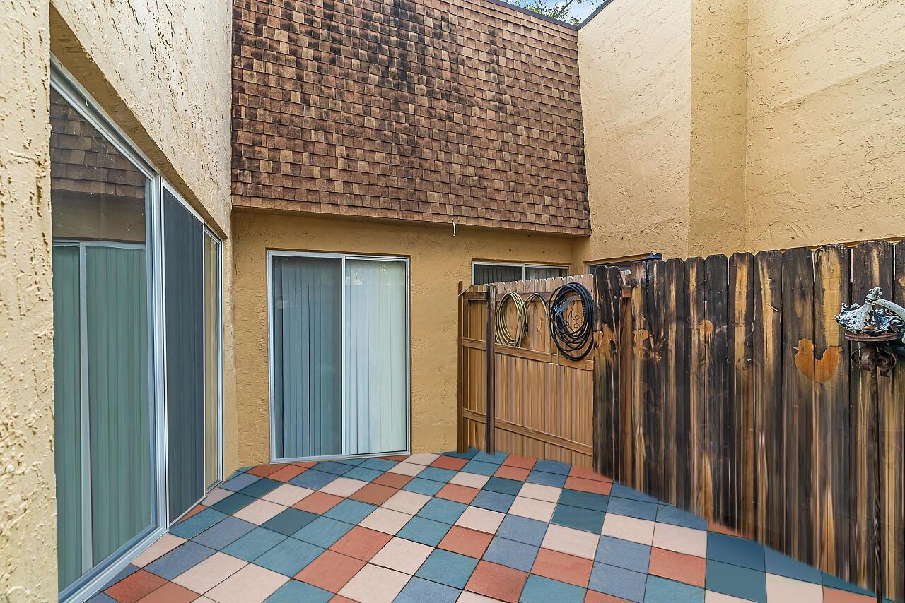 WELLEBY TOWNHOME 1 CONDO - Residential