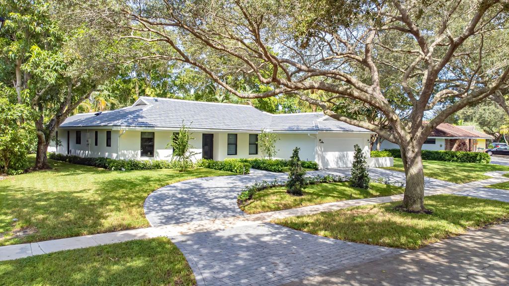 Photo of 6835 Entrada Place, Boca Raton, FL 33433 (MLS # R10962126)