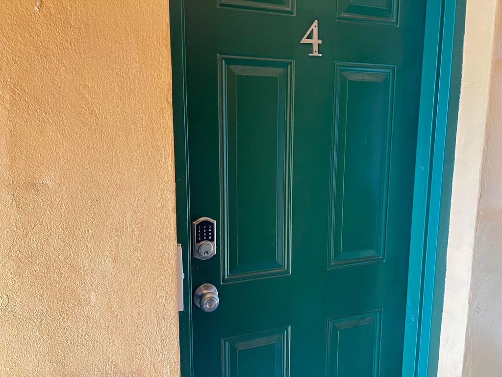 Photo of 441 NW 7th Terrace #4, Fort Lauderdale, FL 33311 (MLS # B26011165)