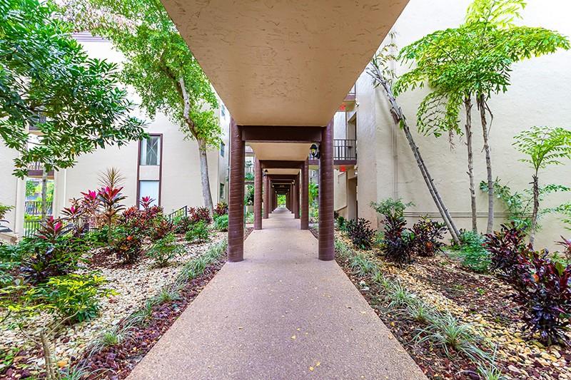 FALLS OF INVERRARY - Residential