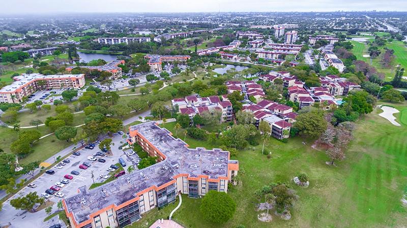 FALLS OF INVERRARY - Residential