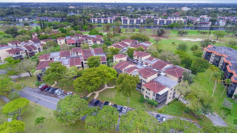 FALLS OF INVERRARY - Residential