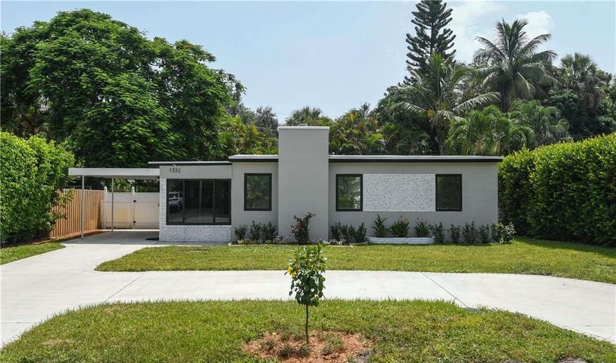 Quaint 2-1 with plenty of room to grow into. This home is move in ready featuring newly updated kitchen, newly renovated bathroom and a brand new air conditioning system. Spacious yard big enough for a pool and outdoor kitchen. Shady Banks is a hidden gem of a neighborhood, that has only one way in & one way out; consisting of approx. 500 homes, 2 parks, butterfly garden & a Nature Park on the New River. Shady Banks has an all-volunteer Civic Association that organizes variety of community events, although no association fees to live here.