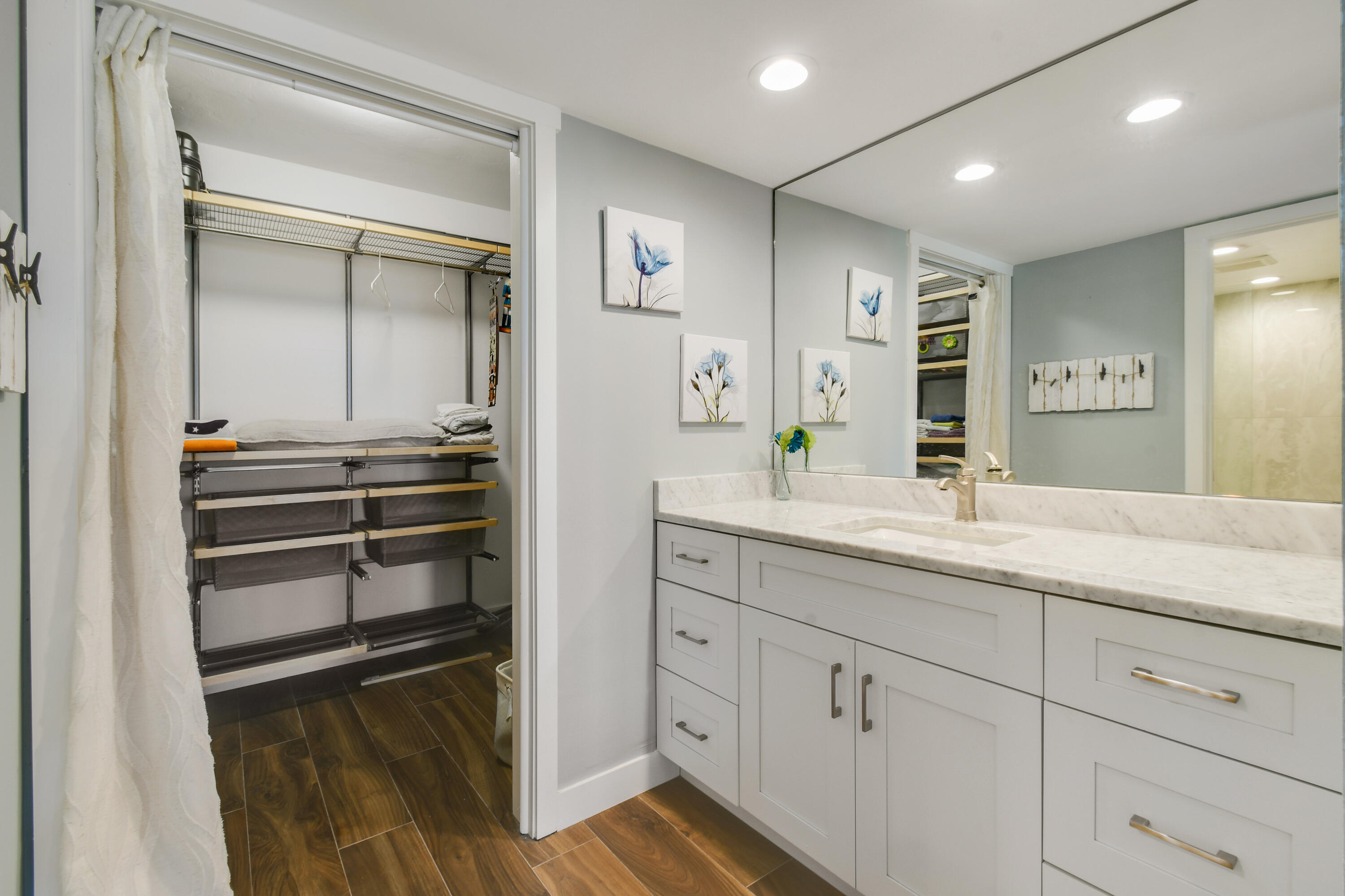 COLONY CONDO APTS IN OR1660P1128 AND OR1675 P1 - Residential