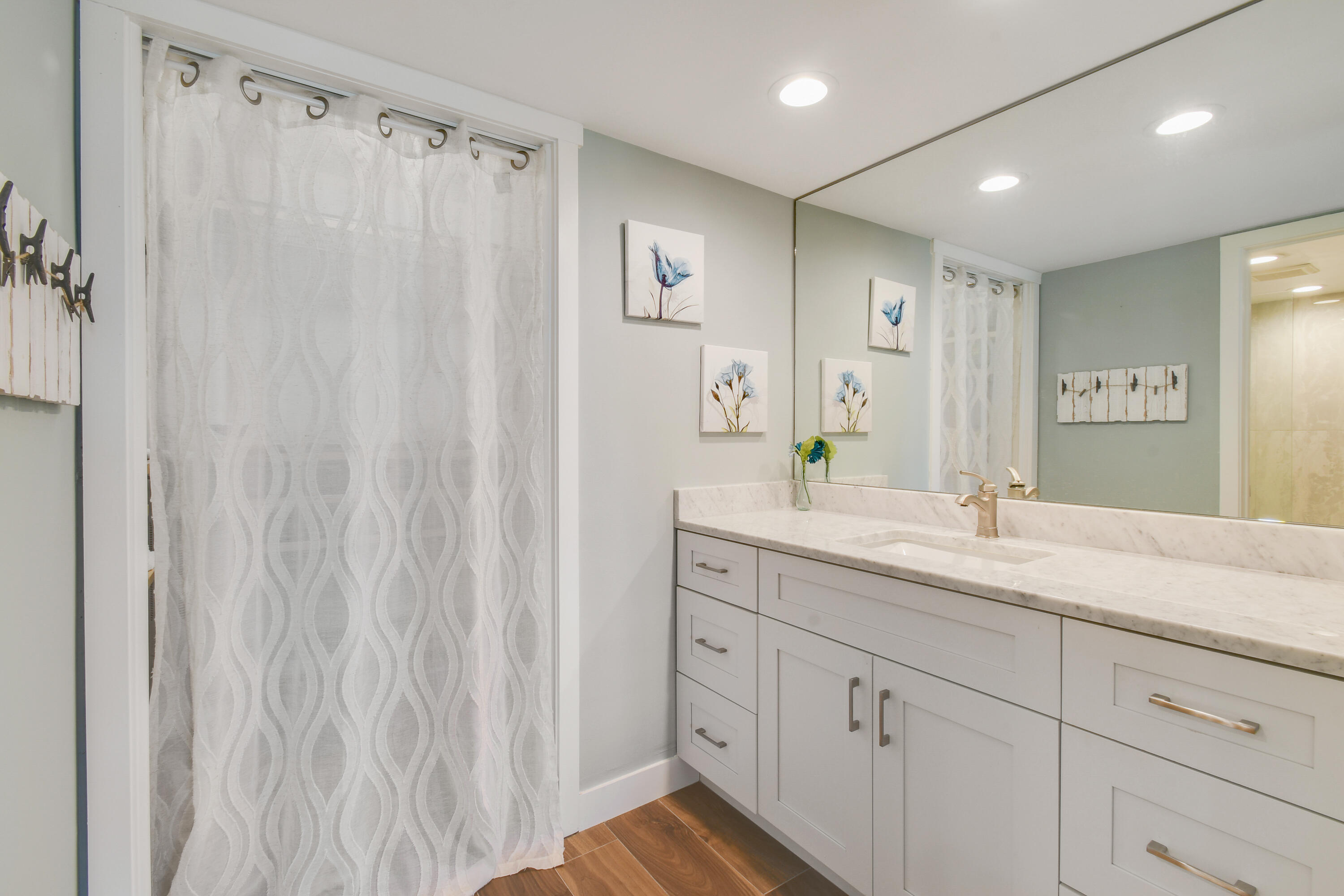 COLONY CONDO APTS IN OR1660P1128 AND OR1675 P1 - Residential