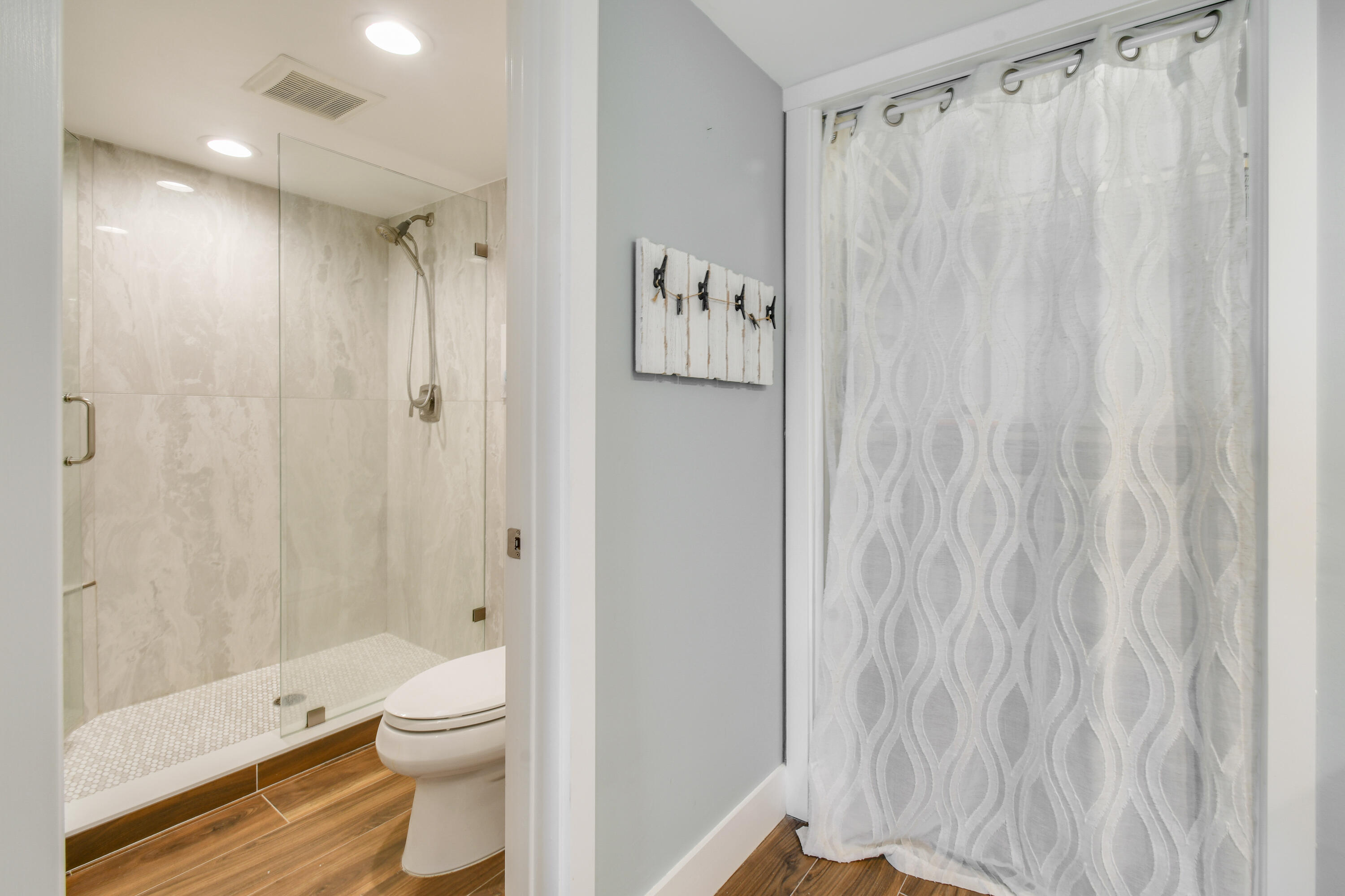 COLONY CONDO APTS IN OR1660P1128 AND OR1675 P1 - Residential