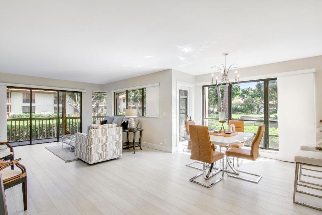 Photo of 512 Brackenwood Place, Palm Beach Gardens, FL 33418 (MLS # R11124461)