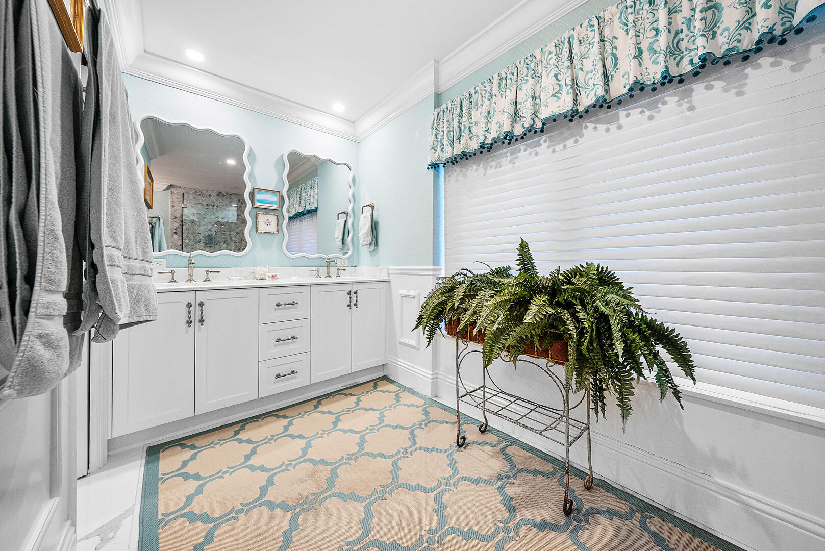 ROYAL PALM YACHT & COUNTR - Residential