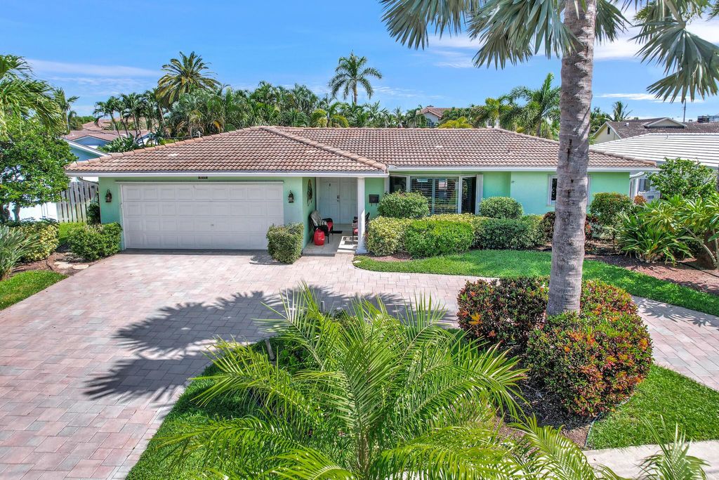 Photo of 1501 SE 14th Street, Deerfield Beach, FL 33441 (MLS # R11099406)