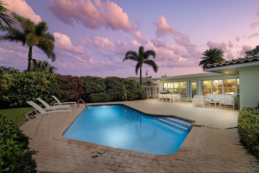 Photo of 1501 SE 14th Street, Deerfield Beach, FL 33441 (MLS # R11099406)