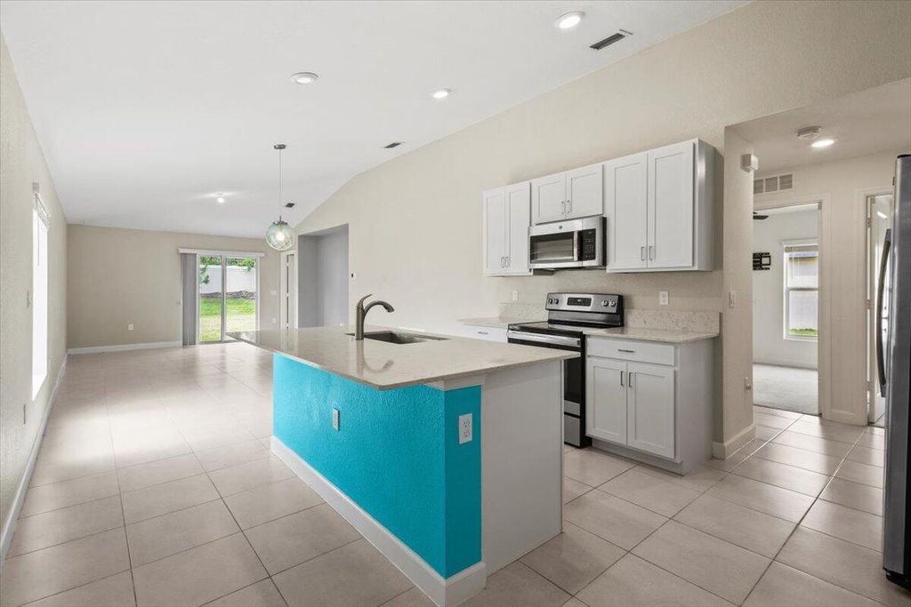 Photo of 906 Bent Creek Drive, Fort Pierce, FL 34947 (MLS # R11082674)