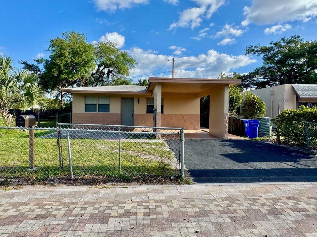 Photo of 2131 NW 6th Street, Fort Lauderdale, FL 33311 (MLS # B26020921)