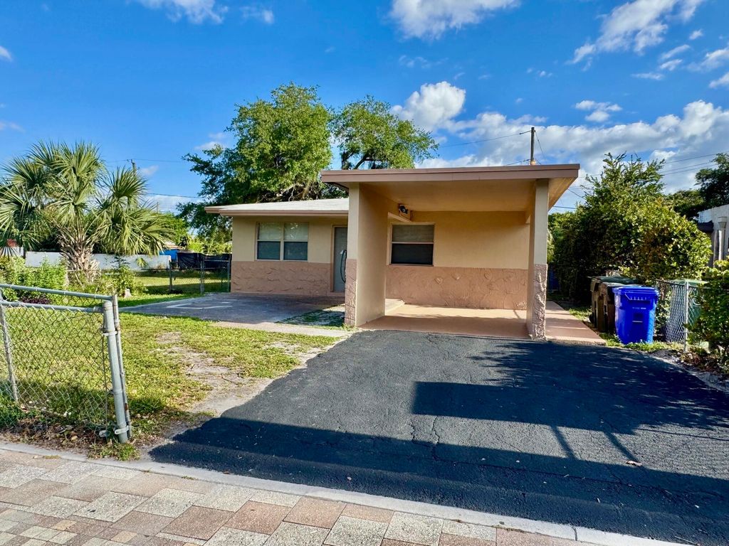 Photo of 2131 NW 6th Street, Fort Lauderdale, FL 33311 (MLS # B26020921)