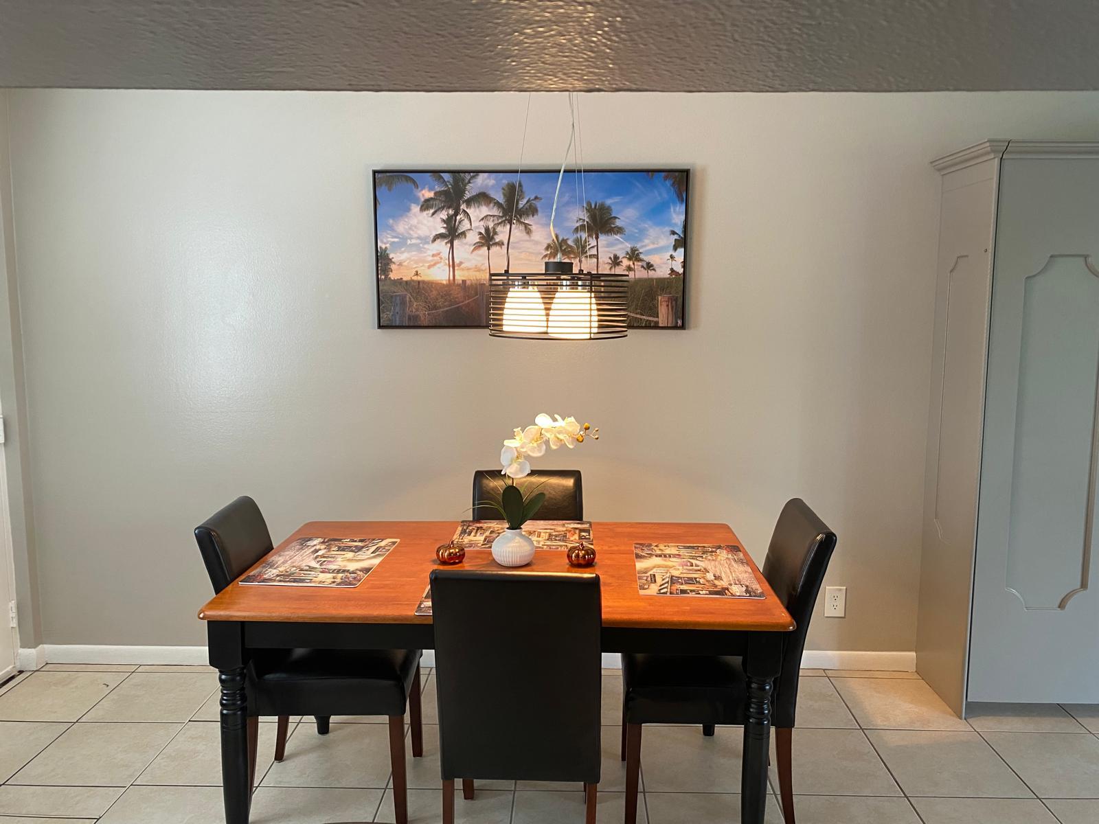 LOVELY BRIGHT , PERFECT RESIDENCE AT HEART OF PALM COUNTY, COMPLETELY FURNISHED, JUST BRING YOUR TOOTH BRUSH