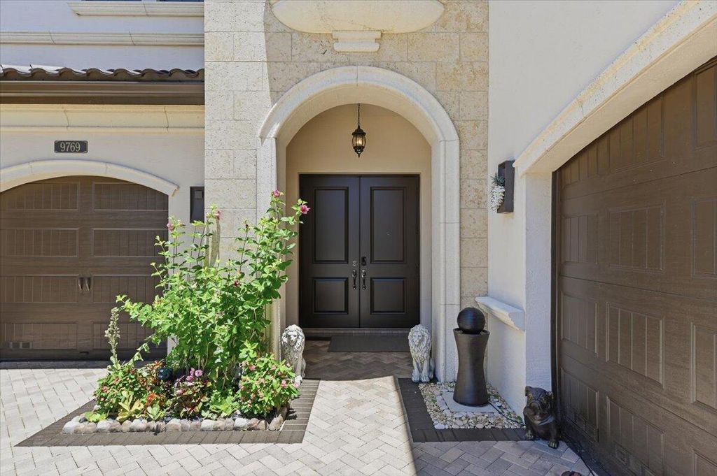 Photo of 9769 Bozzano Drive, Delray Beach, FL 33446 (MLS # B26029185)