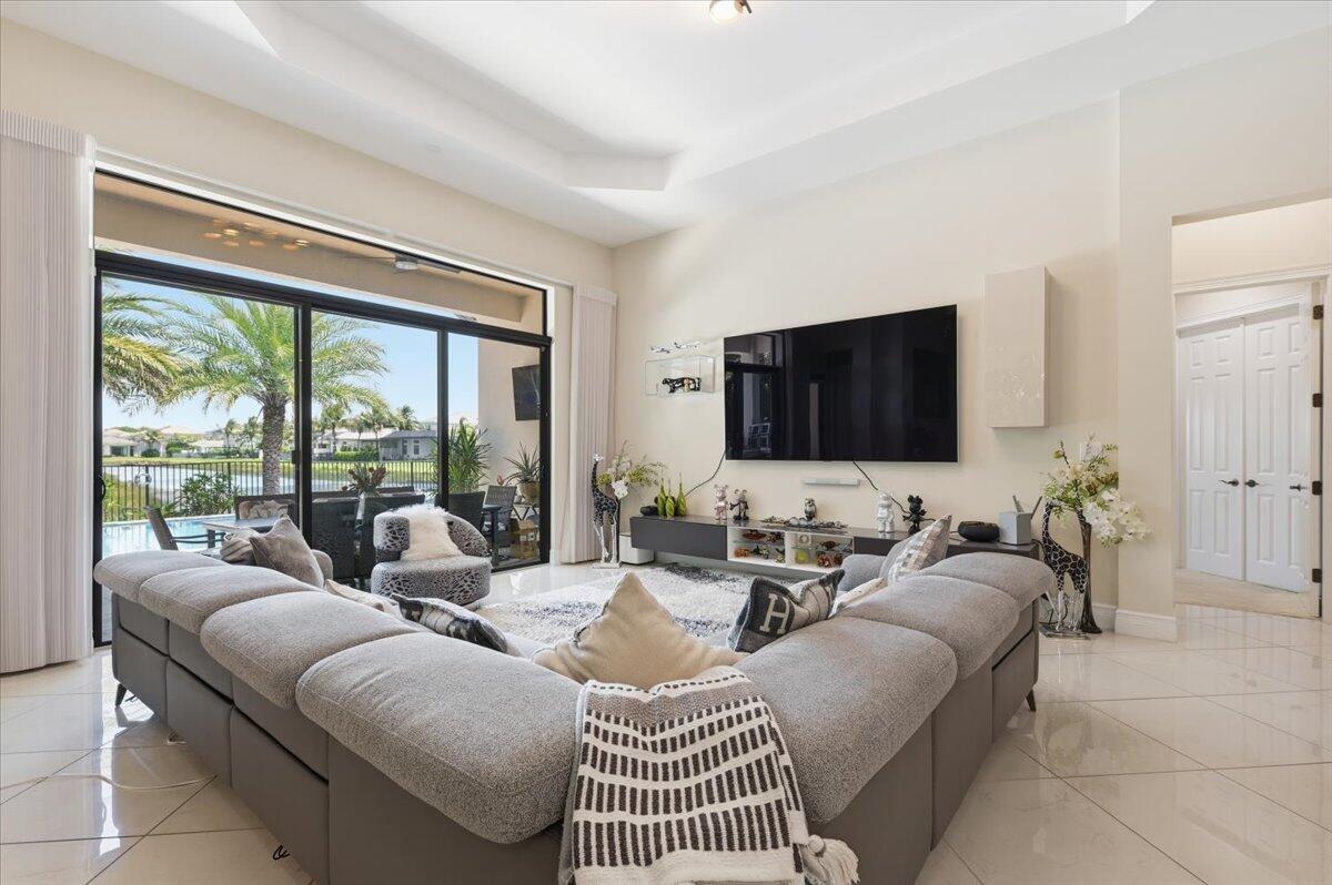 9769 Bozzano Drive