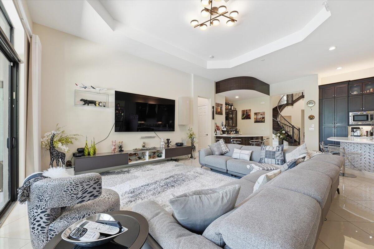 9769 Bozzano Drive