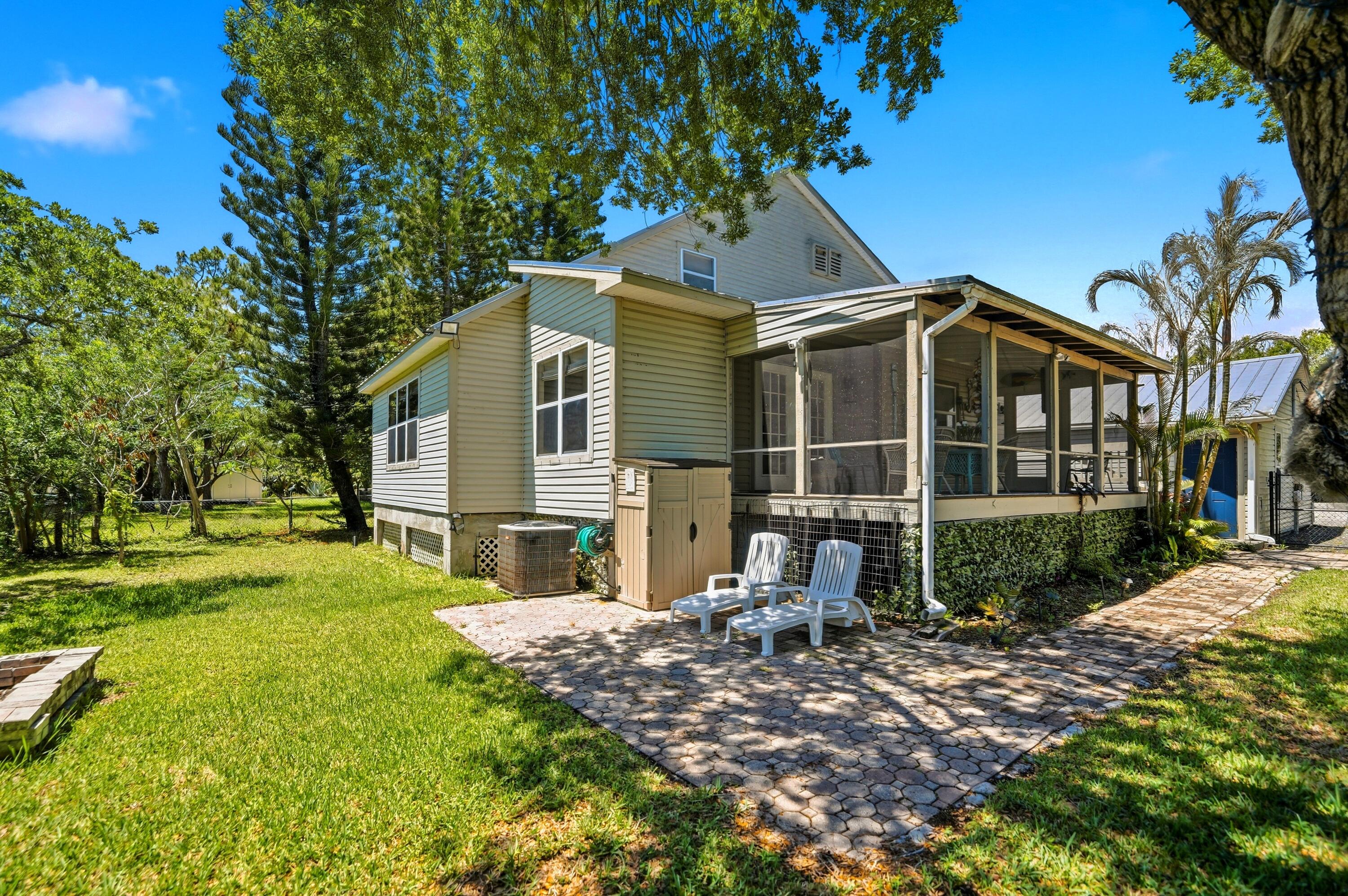 REGINA PALMS - Residential