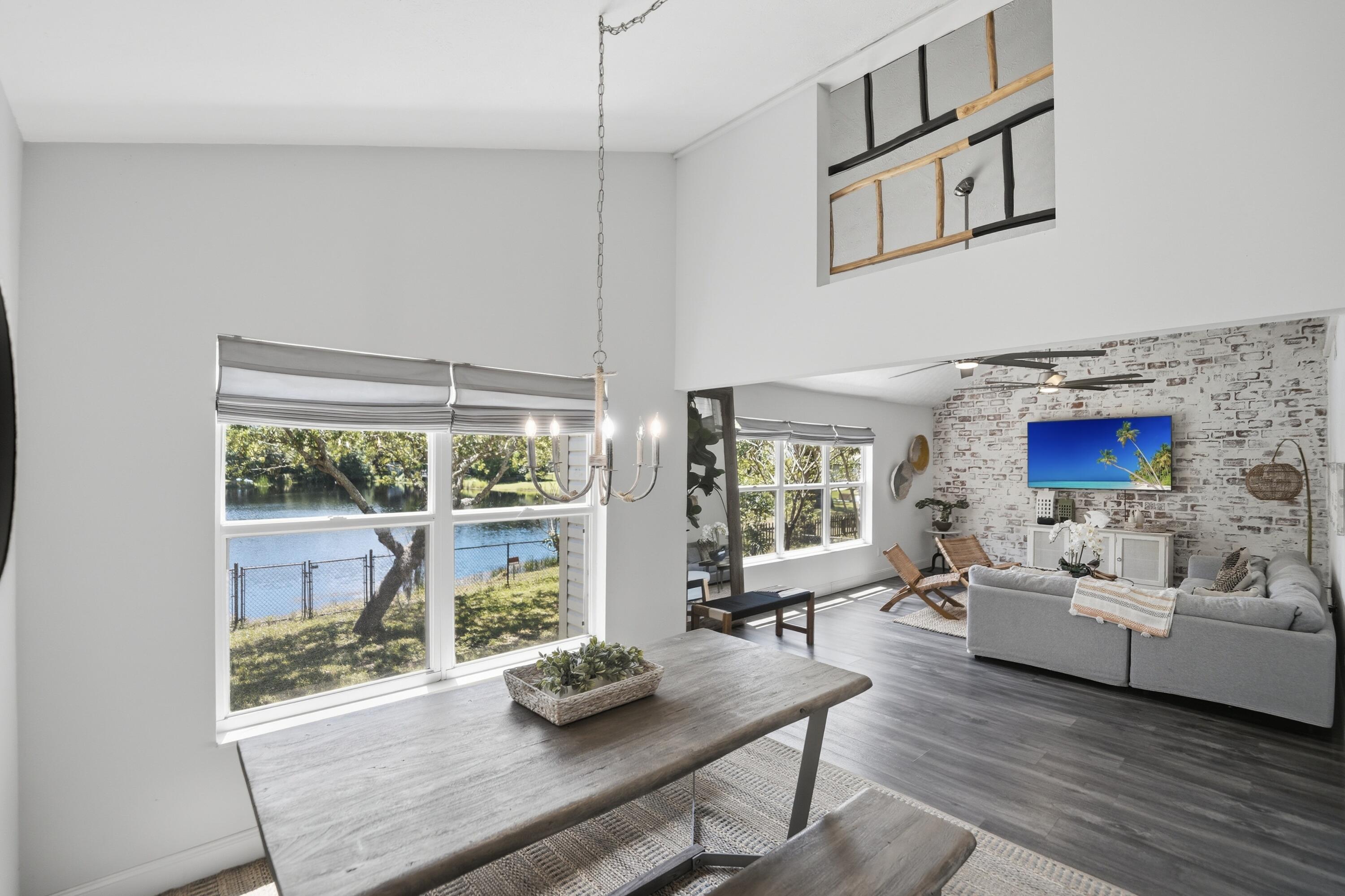 REGINA PALMS - Residential